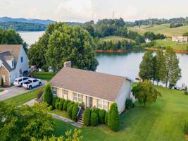 2608 Lake Front Dr