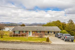 2590 LAKEMONT CIRCLE
