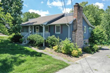 2686 Lakemont Circle
