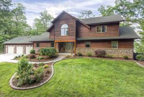 9099 Paradise View Drive