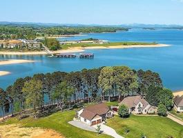 607 Peninsula Point