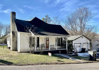 2787 Three Springs Road