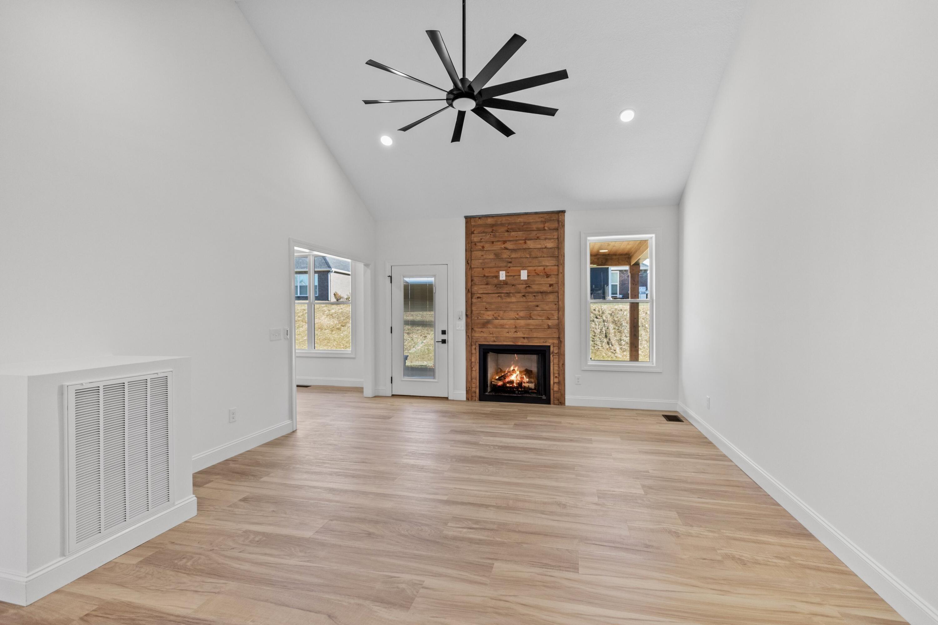 Image 4: 012-3086BridgewaterBoulevard-Morristown-