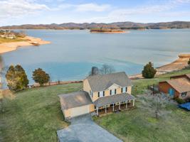 1332 Hoppers Bluff