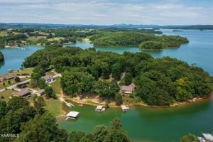 312 SEVEN OAKS DR