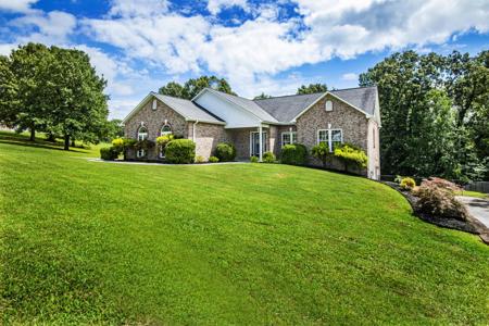 1876 Lakebrook Circle