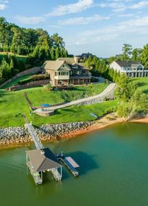 2137 Majestic Circle