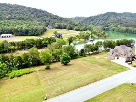 3017 Lee Ridge Rd.