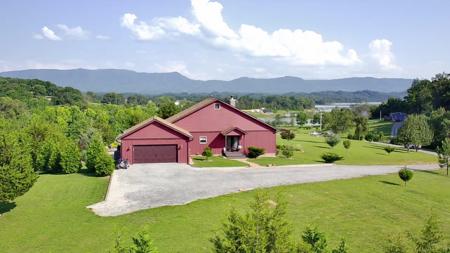 2236 Chestnut Hill Road