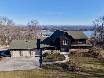 9099 Paradise View Drive
