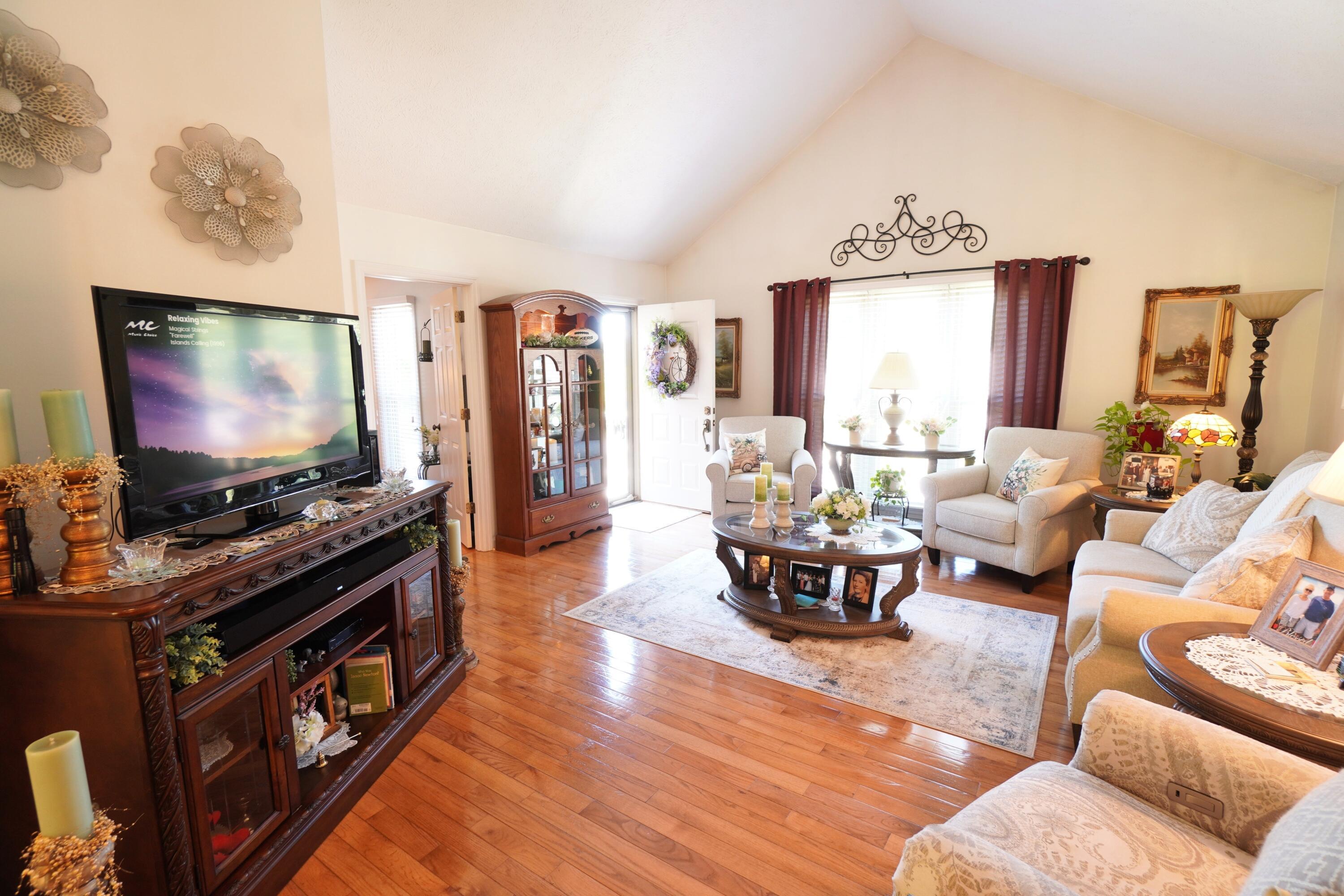 Image 4: Hazzard 967 Mountain Laurel Rd living rm
