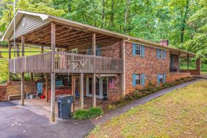 1976 Lakewood Dr