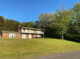 808 Lakewood Dr