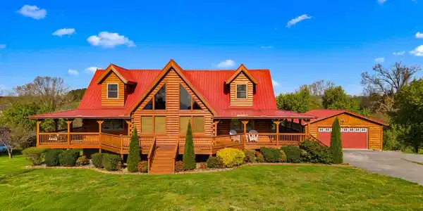 811 Pinnacle Drive