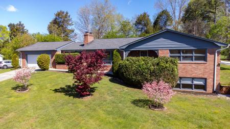 2619 Lakemoore Drive Drive