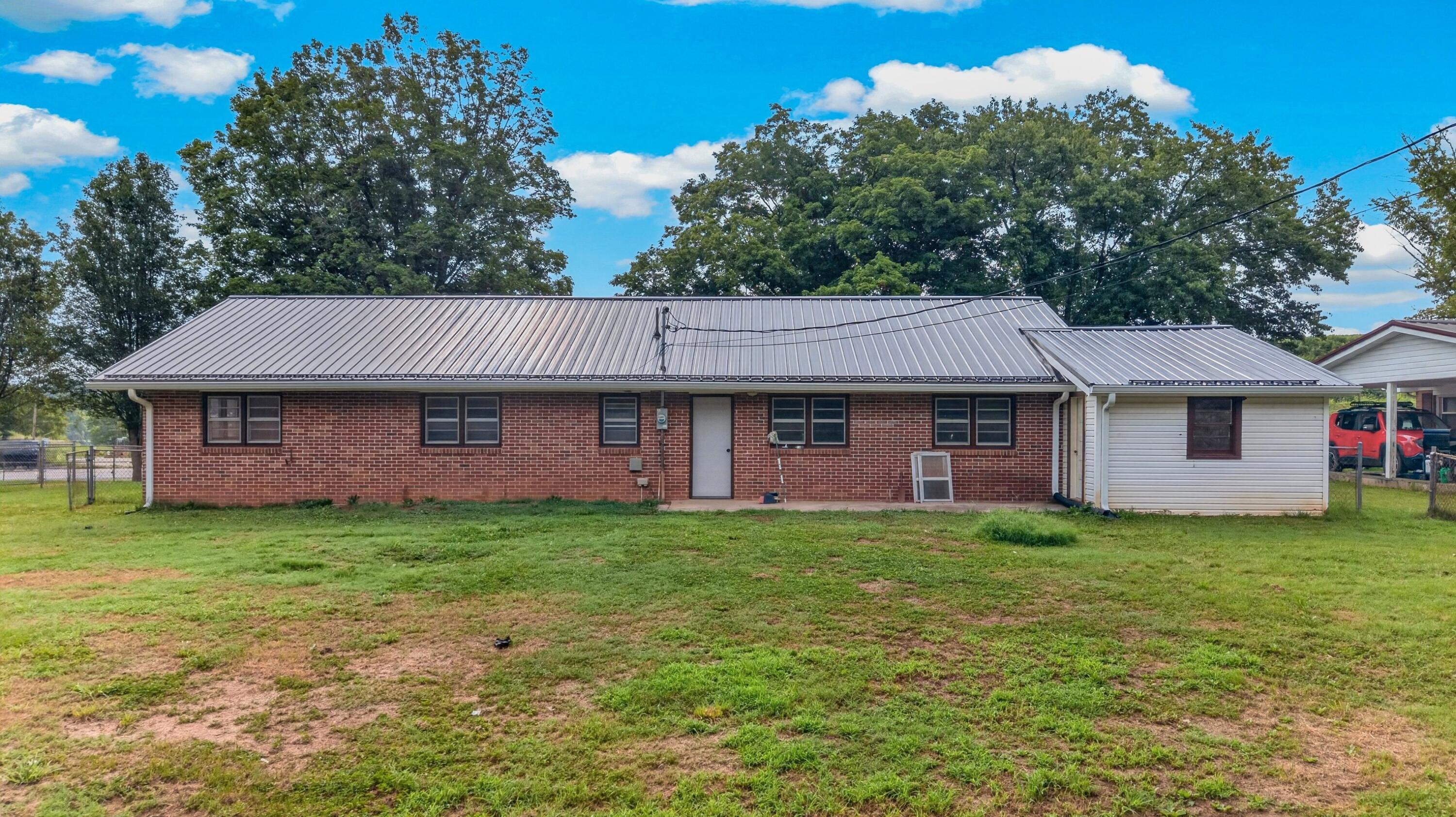 Image 3: 003-3315Highway66South-Rogersville-TN-37