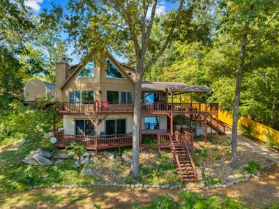 833 Plainview Drive