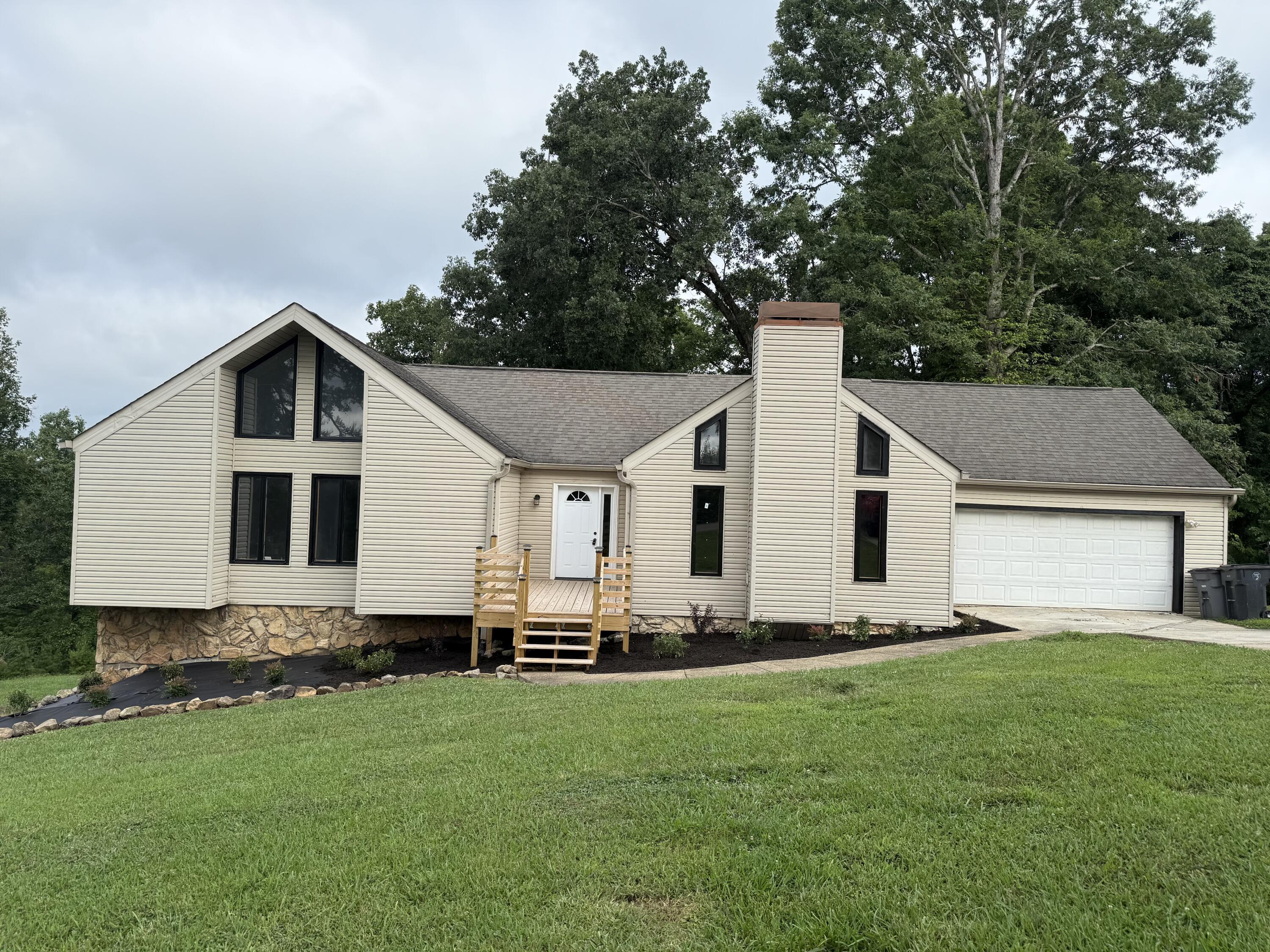 Image 1: Front of Home.