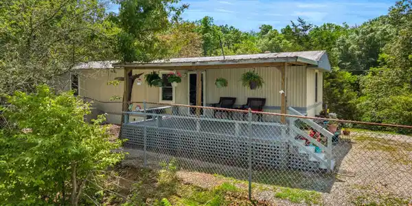 2019 Paradise Hills Road