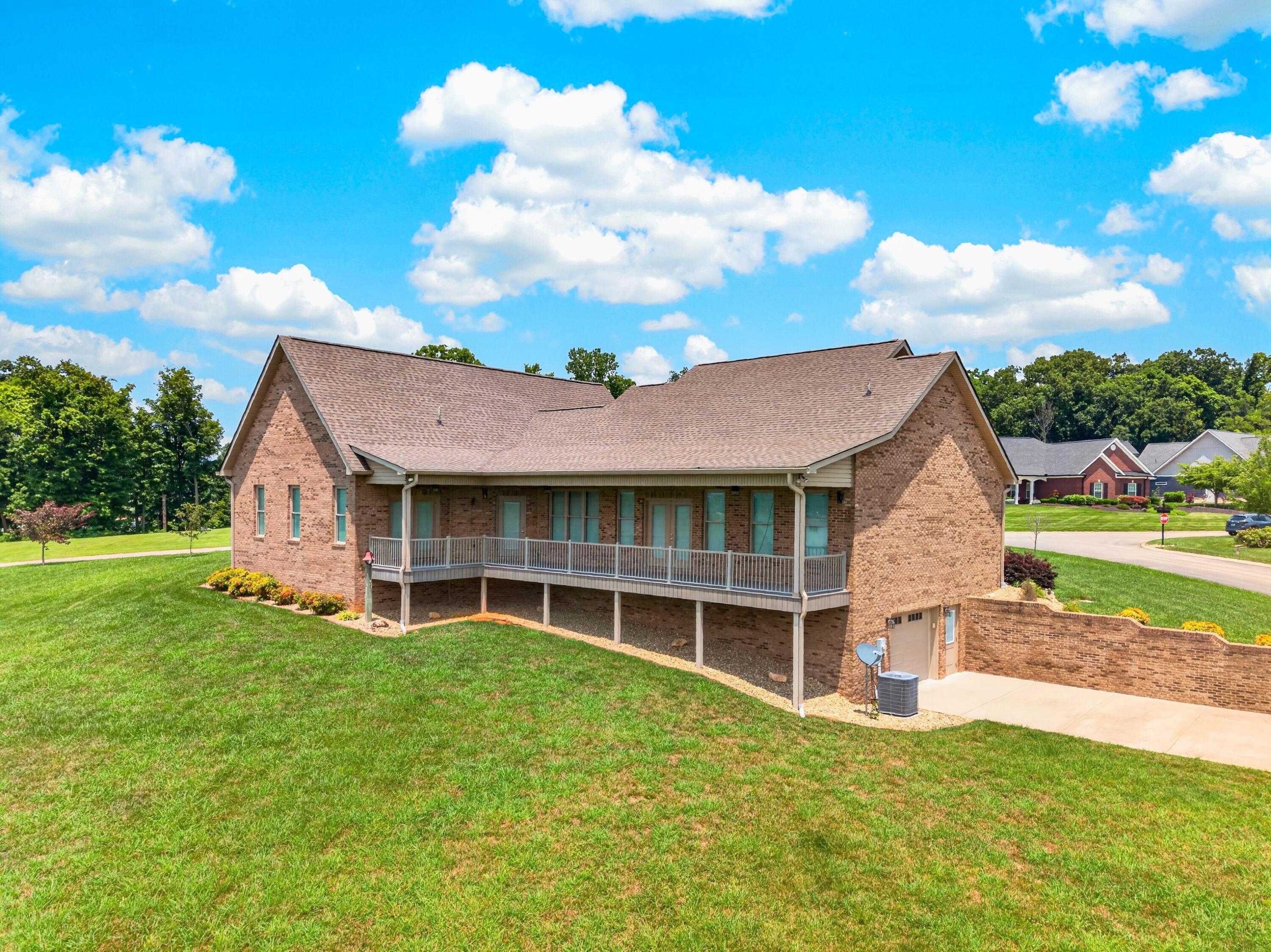 Image 4: 003-4056HarborViewDrive-Morristown-TN-37