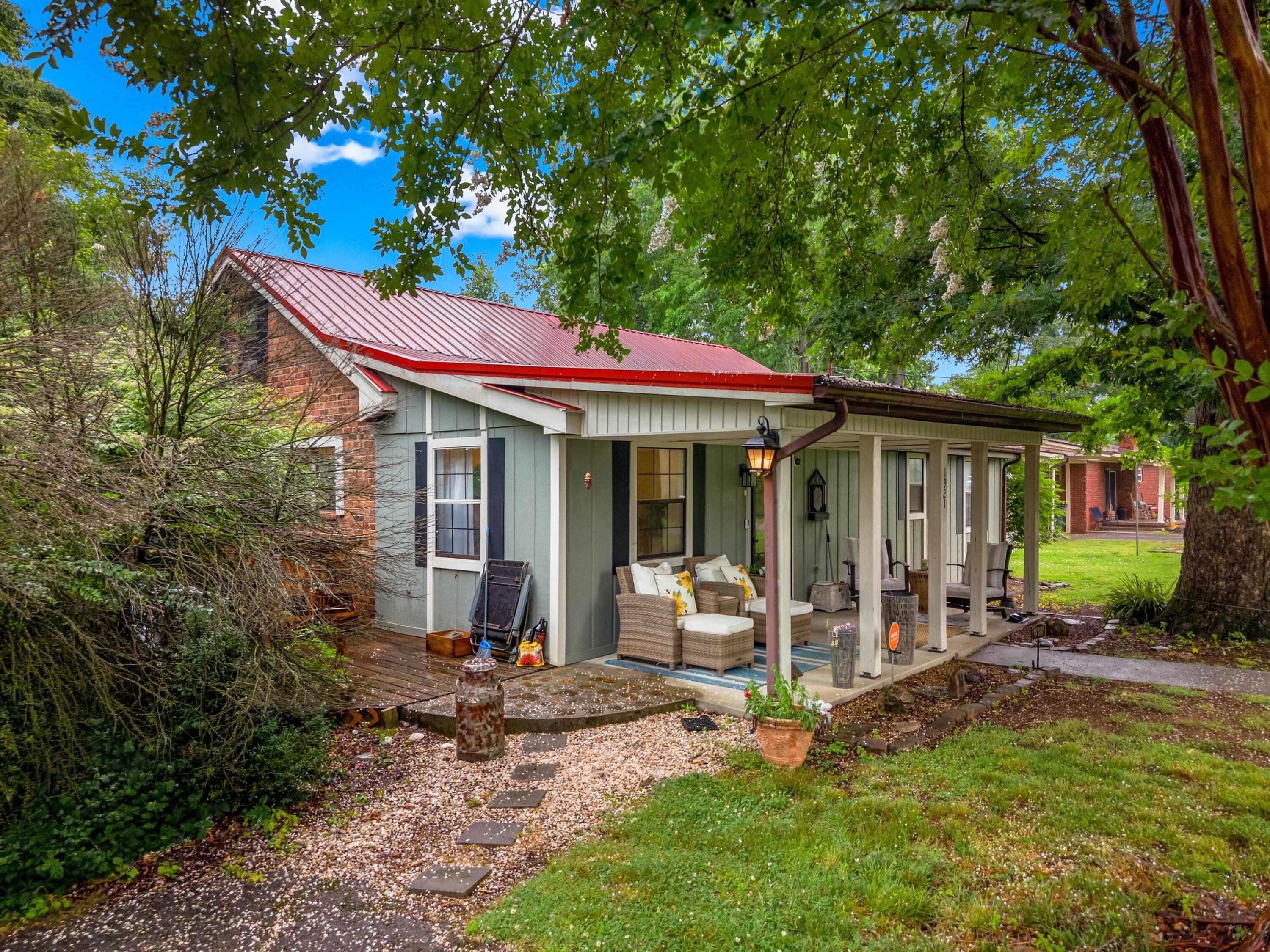 Image 2: 002-1921HillTrailDrive-Morristown-TN-378