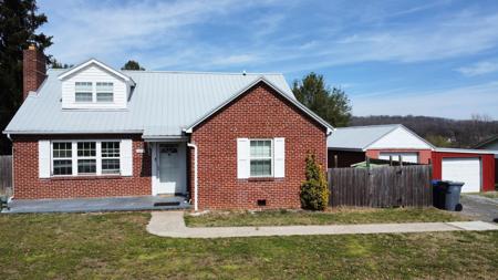 1273 Lakeview Drive