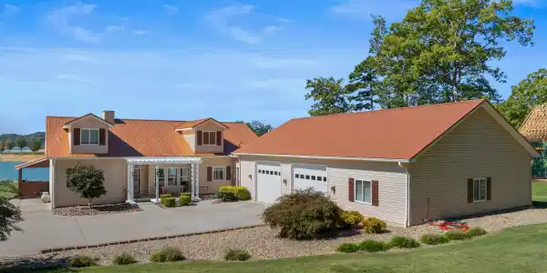 2225 Ted Moore Road