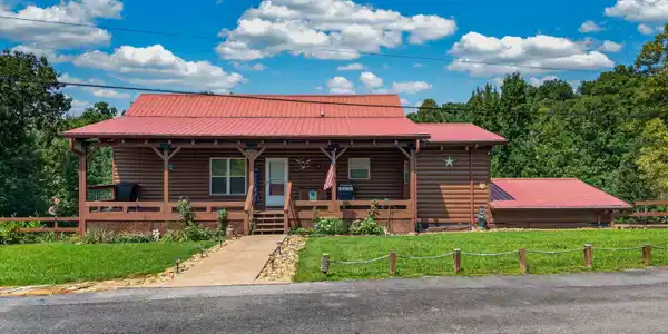 1573 Topaz Lane