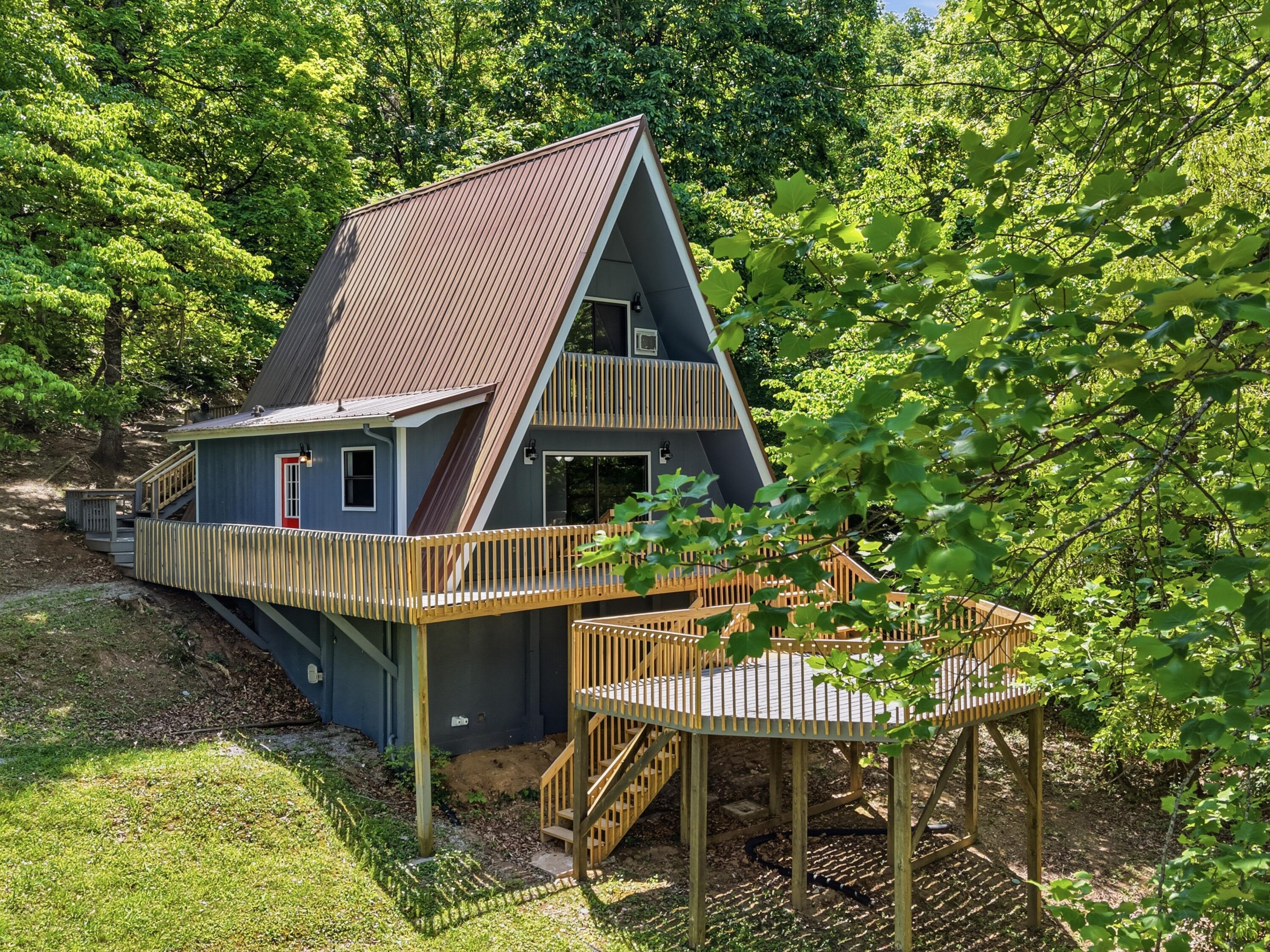Image 1: 03-2218_N_Ridge_Dr_002