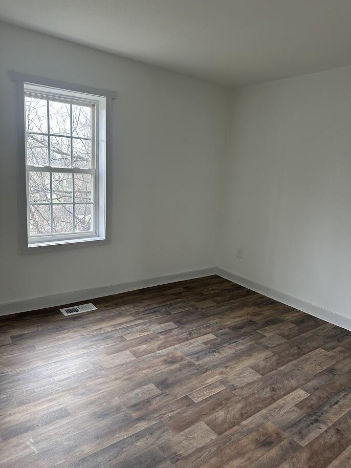 Image 3: Bedroom 1