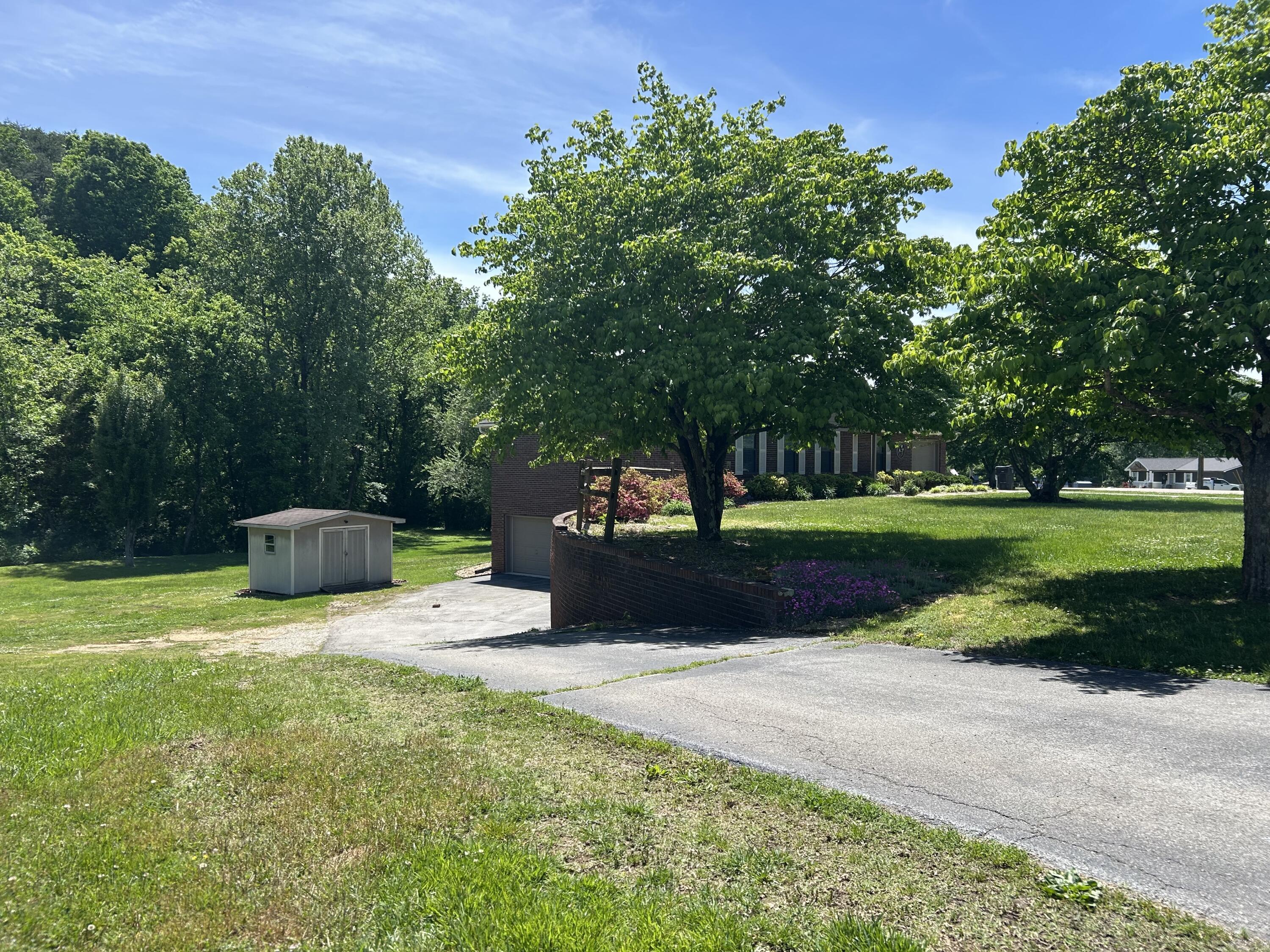Image 2: 2nd Driveway
