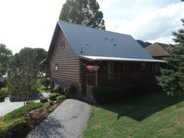 206 Rivergate Manor