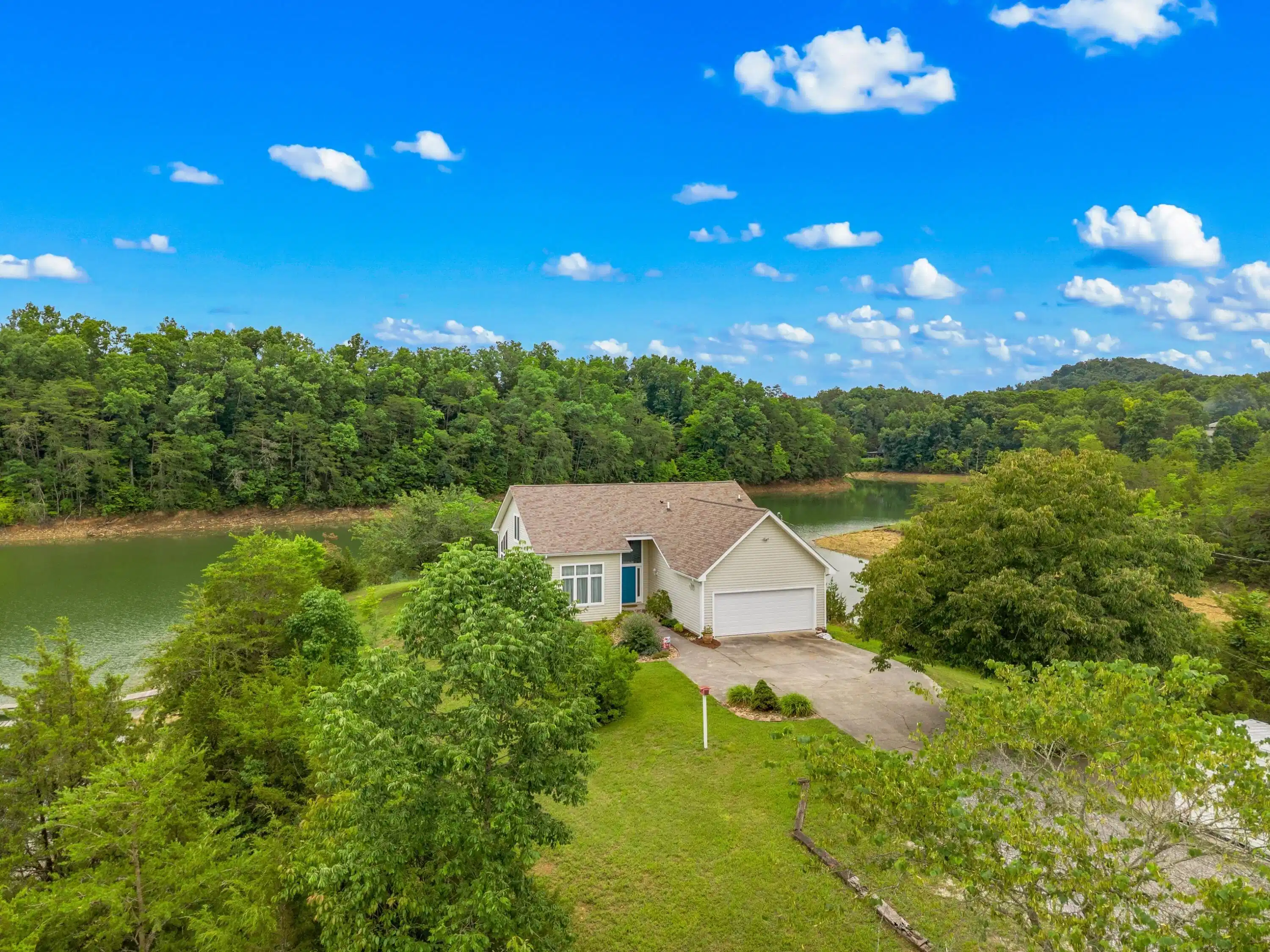 Image 1: 059-240VeryOldBartonTrail-Dandridge-TN-3