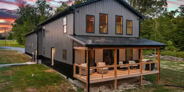1689 E Highway 25 70