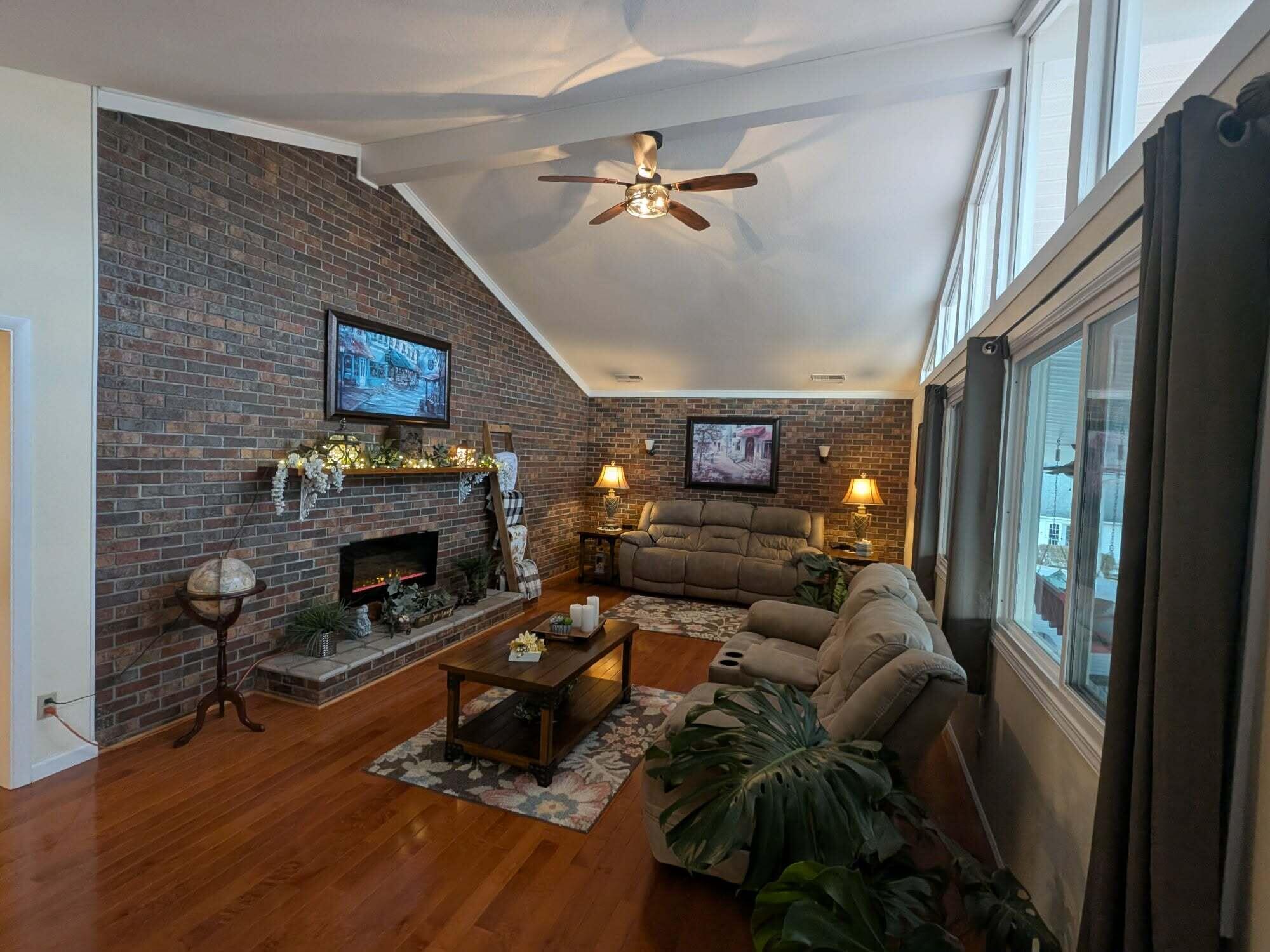 Image 4: 28050298-6e05-4327-8394-3f30fefe39a6