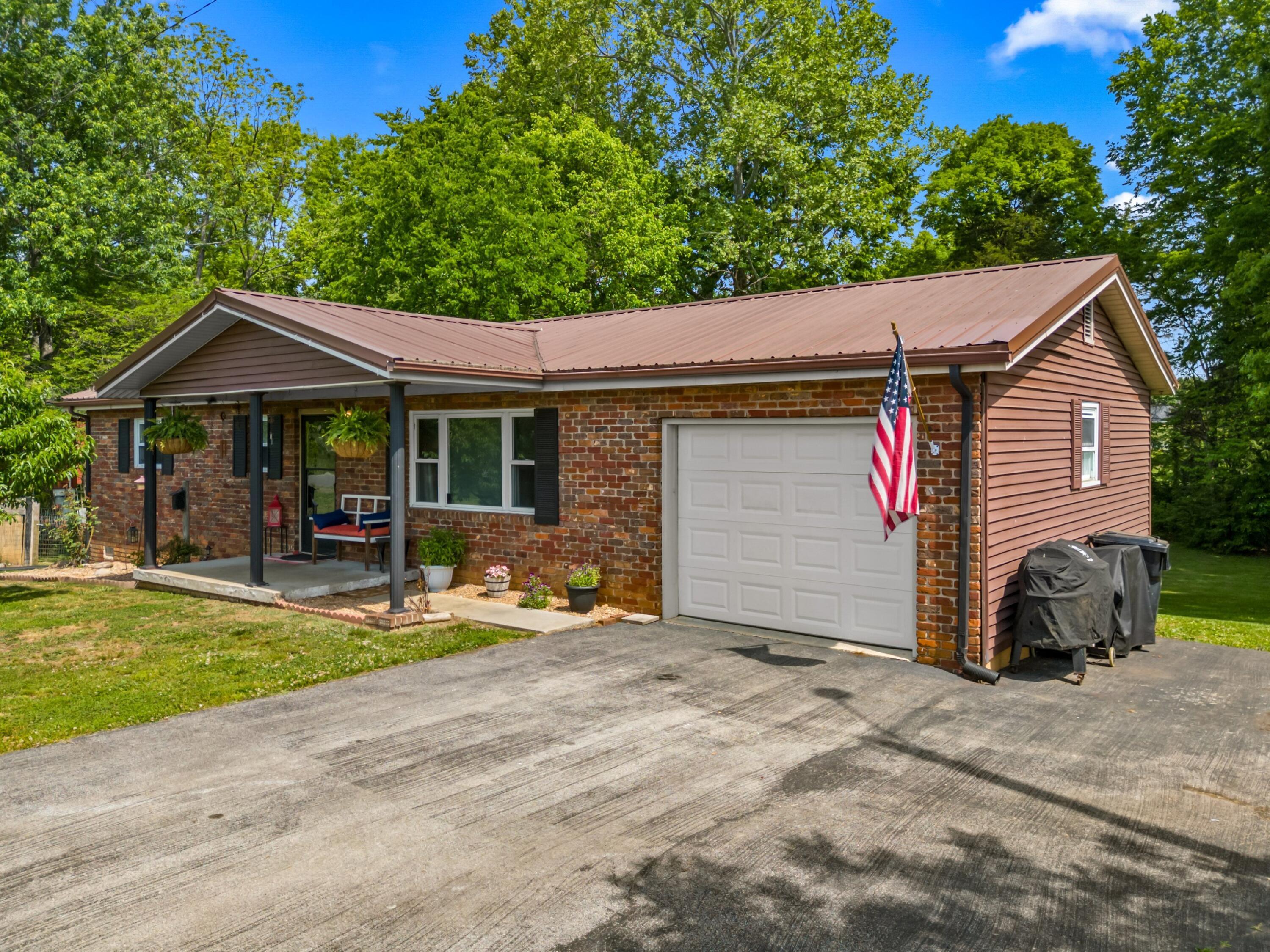 Image 3: 003-650OldHighway11West-Mooresburg-TN-37