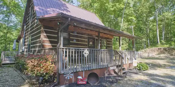 1092 Hwy 25 E