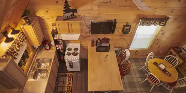 Image 3: cabin 9