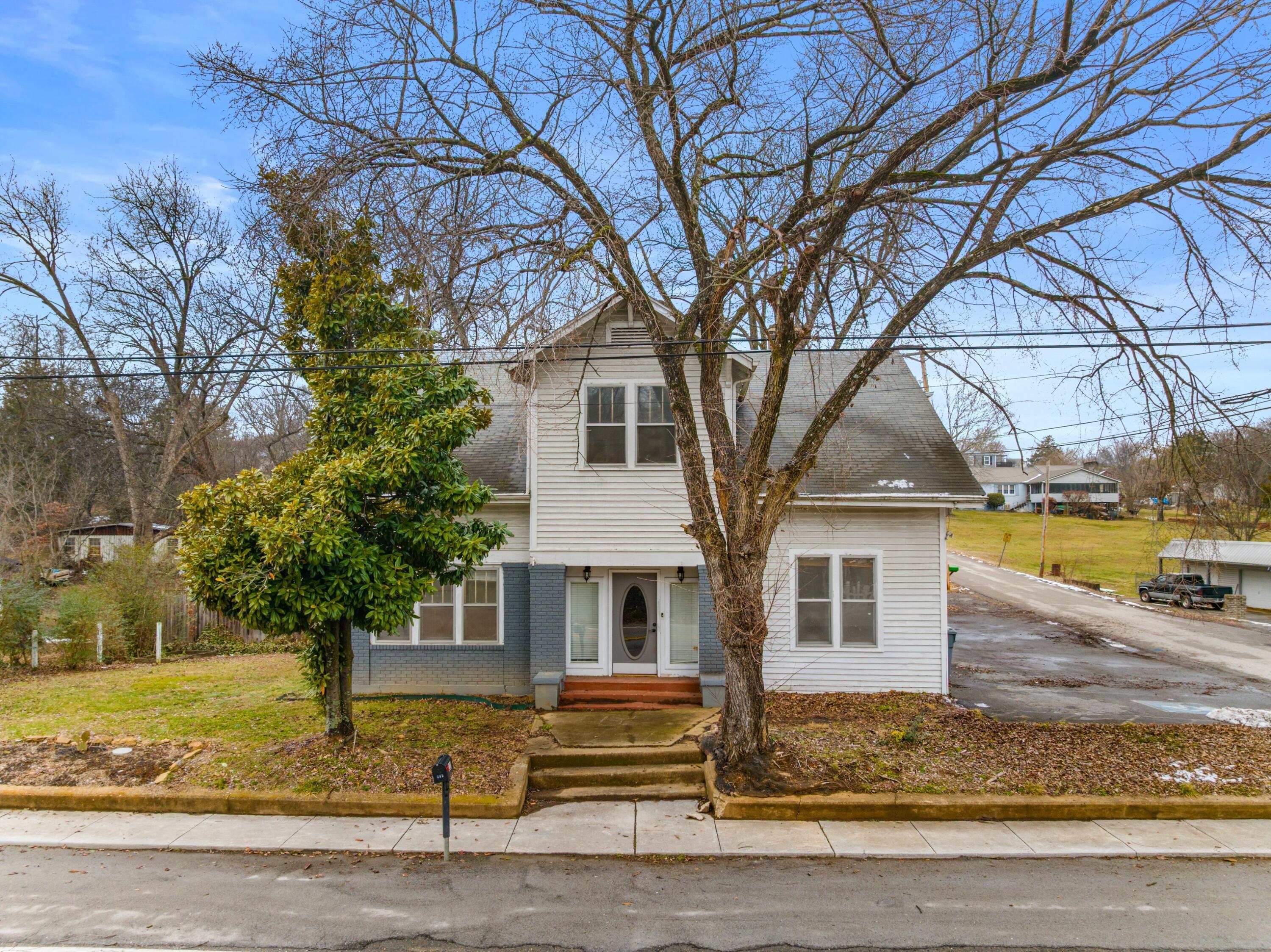 Image 1: 002-222EastMeetingStreet-Dandridge-TN-37