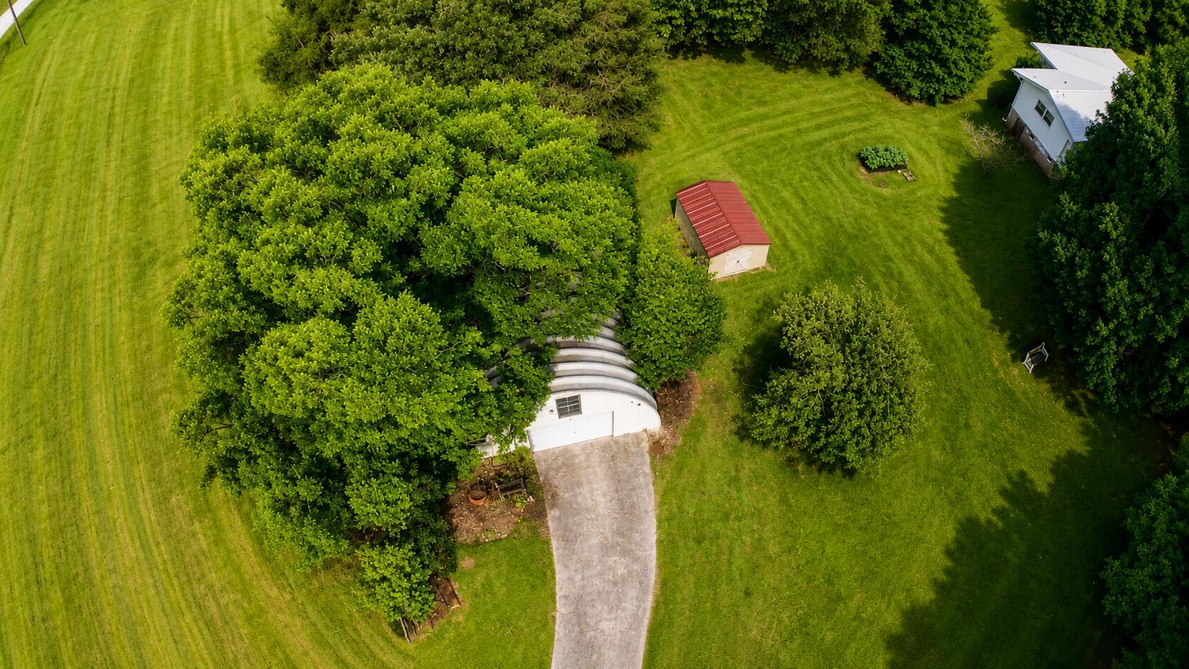 Image 4: overhead of shop