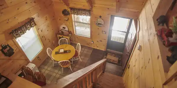 Image 4: cabin 12
