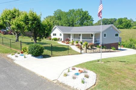 2696 Lakemont Circle