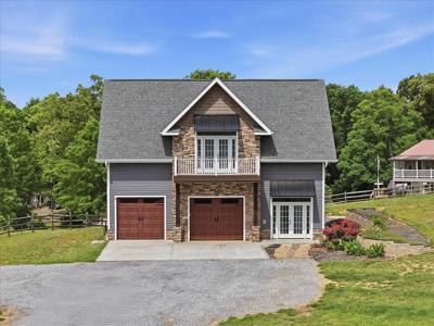 932 Hidden Harbor Lane