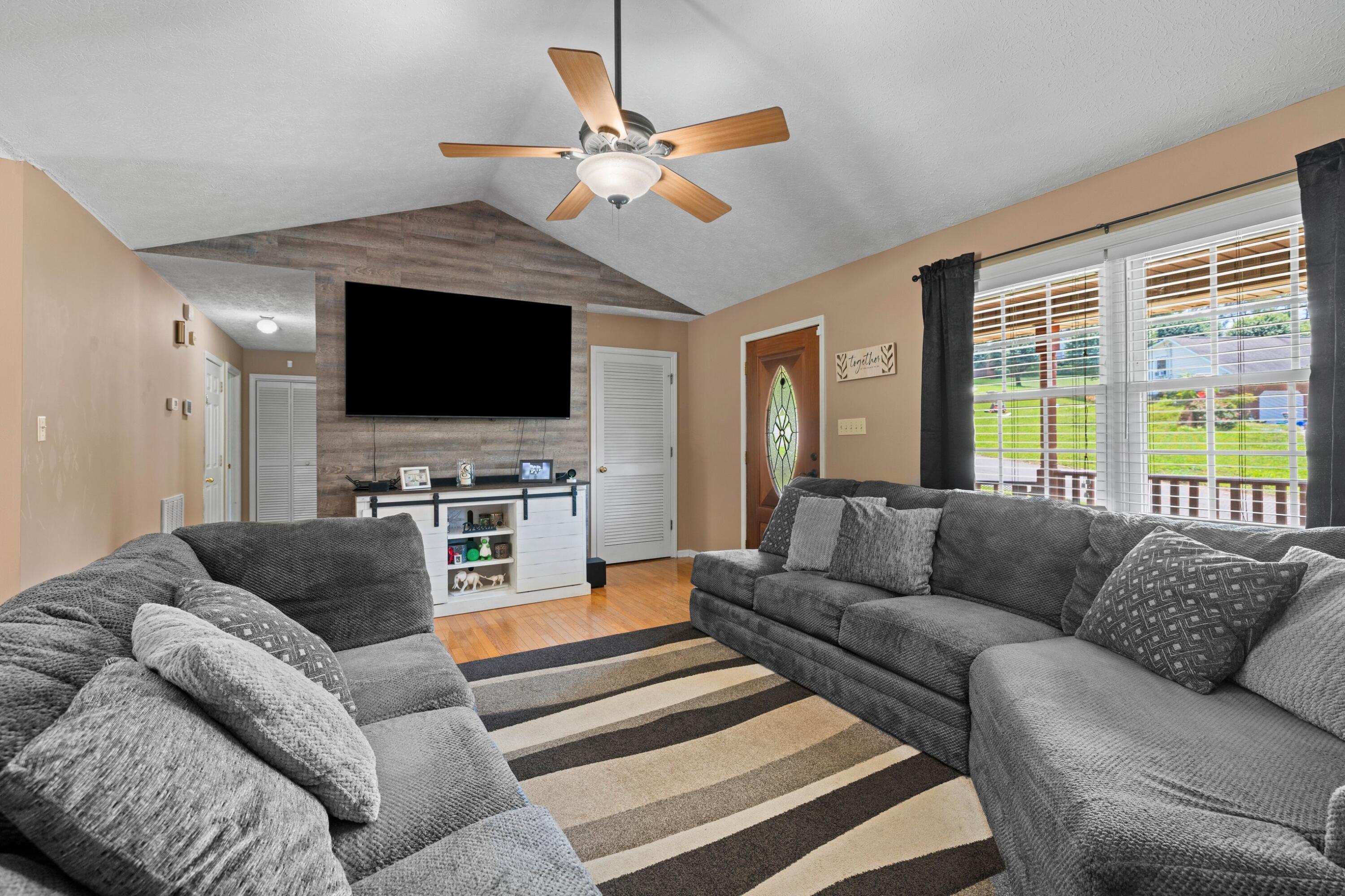 Image 2: 006-3313NorthwindDrive-Morristown-TN-378