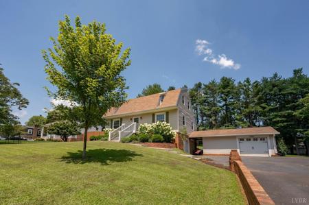 423 Poplar Forest