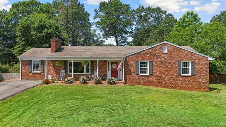 236 Deerwood Dr