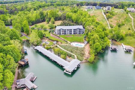 200 Bay Shore