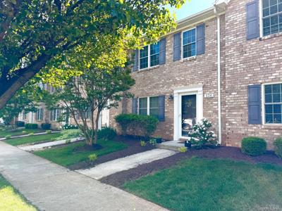 124 Colonnade