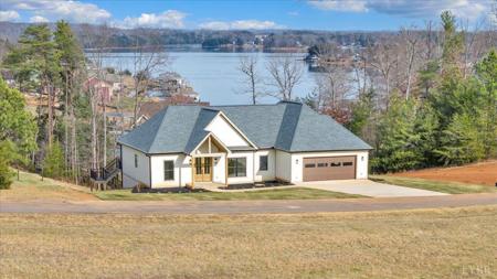 639 Compass Cove