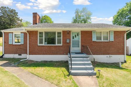 4600 Greenwood